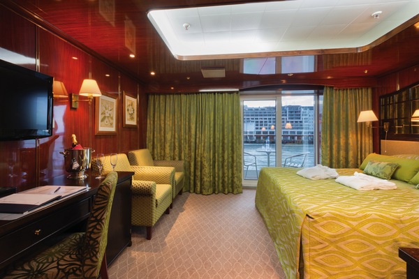 APT Travelmarvel MS Caledonian Sky Premium Suite Balcony 1.jpg